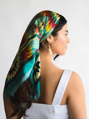 B.YELLOWTAIL Morning Star Scarf